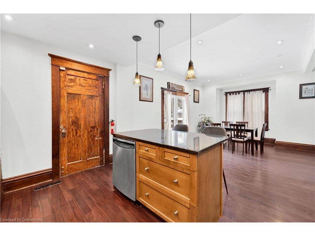 









217


Earl

Street,
Ingersoll,




ON
N5C 2X2

