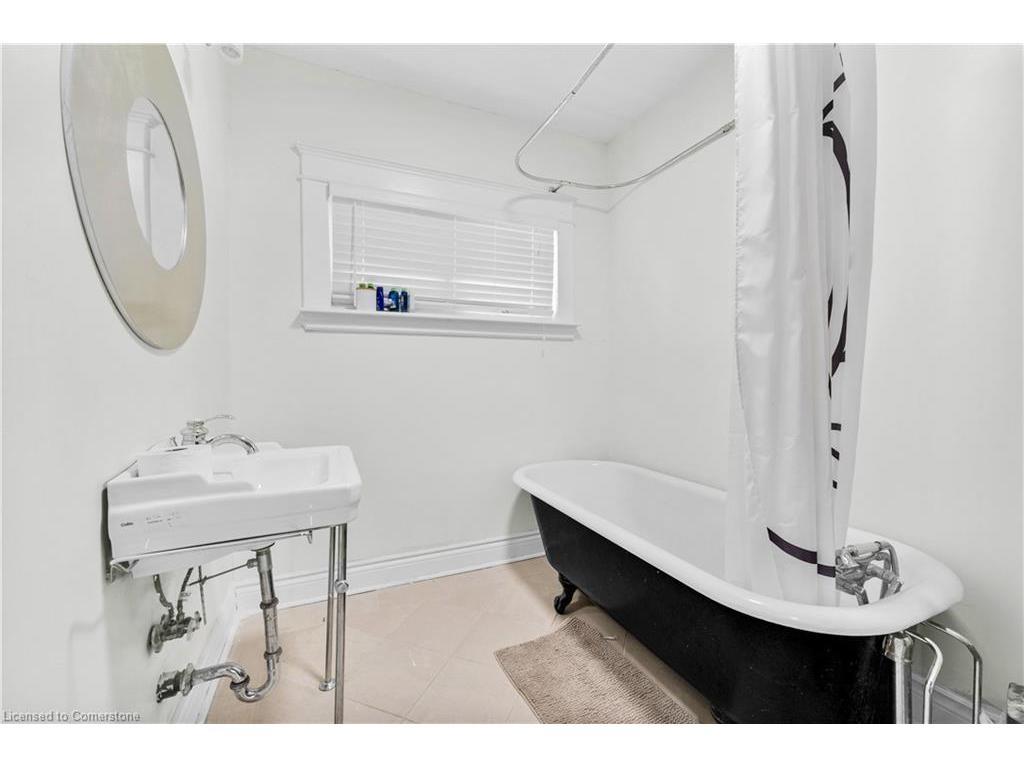 









217


Earl

Street,
Ingersoll,




ON
N5C 2X2

