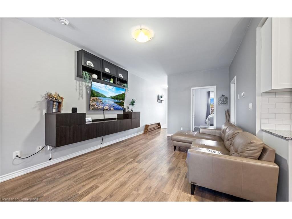 









82


Daylily

Lane East,
Kitchener,




ON
N2R 0L7

