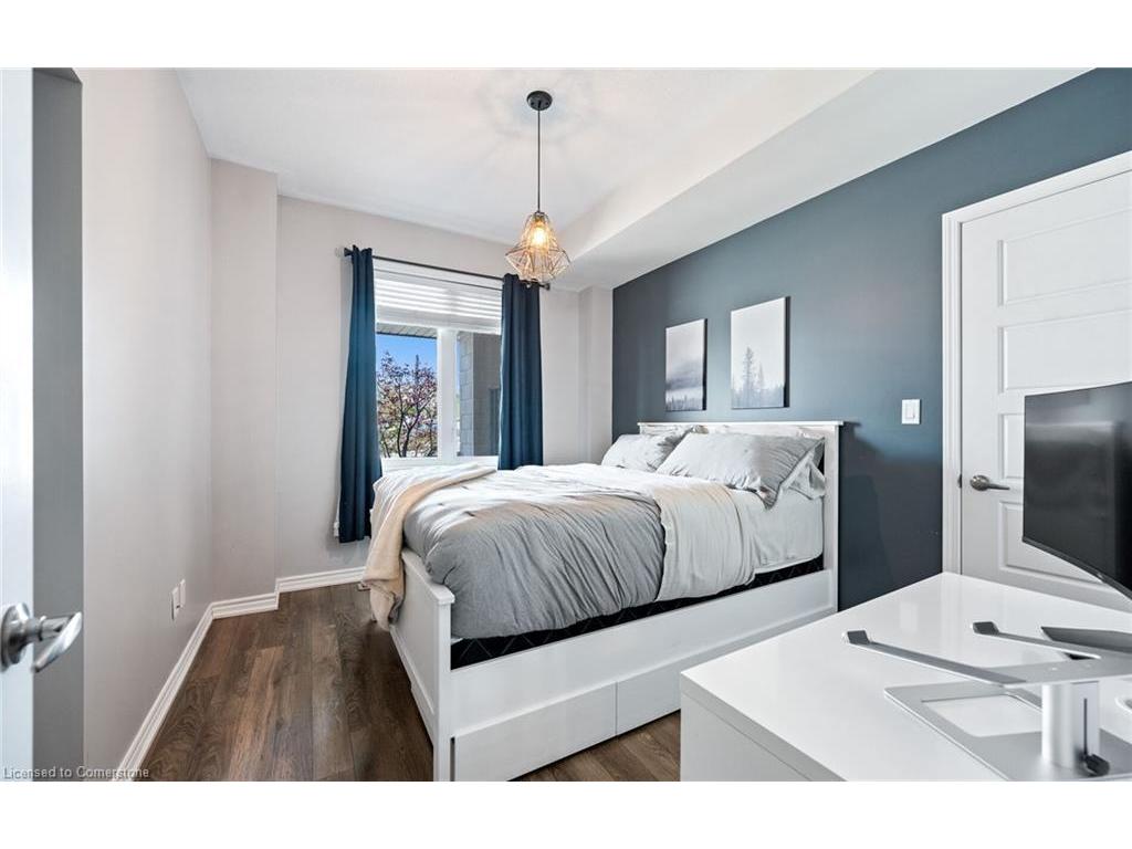 









82


Daylily

Lane East,
Kitchener,




ON
N2R 0L7

