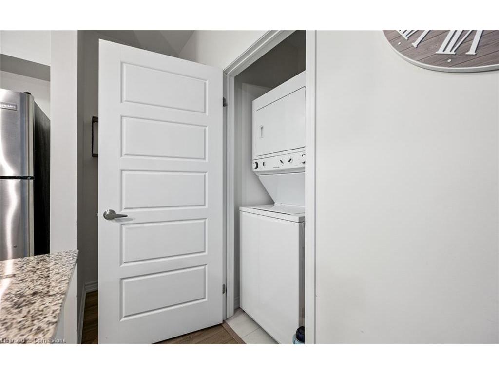 









82


Daylily

Lane East,
Kitchener,




ON
N2R 0L7

