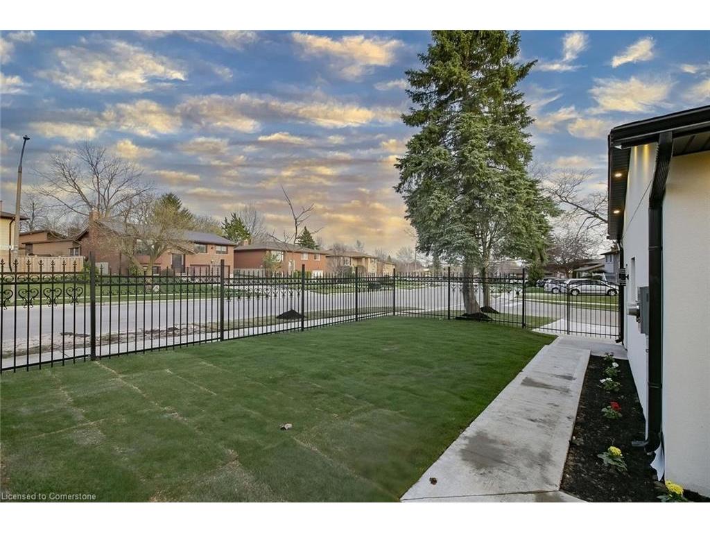 









633


Green Meadow

Crescent,
Waterloo,




ON
N2V 1E1

