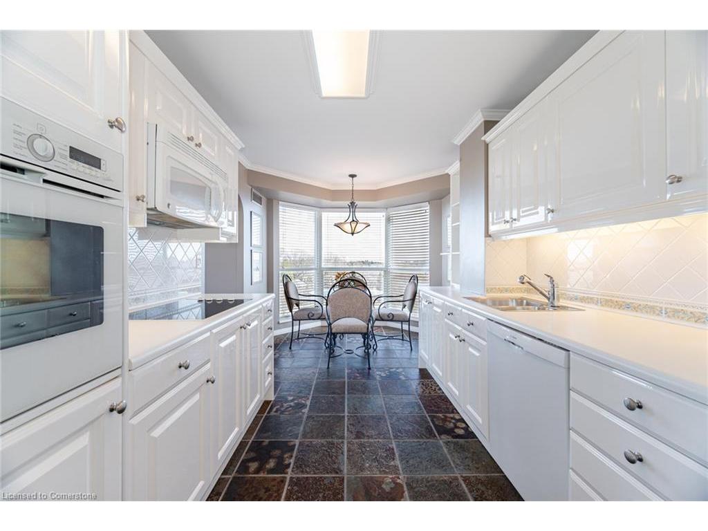 









1700


The Collegeway

, 710,
Mississauga,




ON
L5L 4M2

