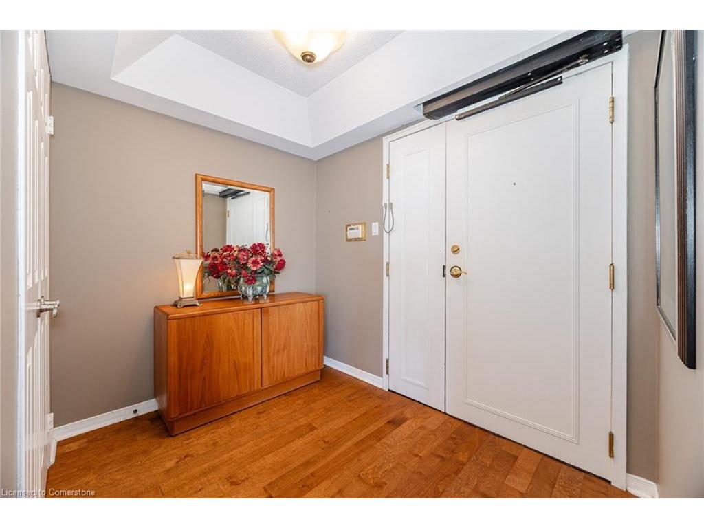 









1700


The Collegeway

, 710,
Mississauga,




ON
L5L 4M2


