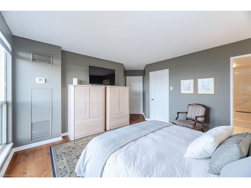 









1700


The Collegeway

, 710,
Mississauga,




ON
L5L 4M2

