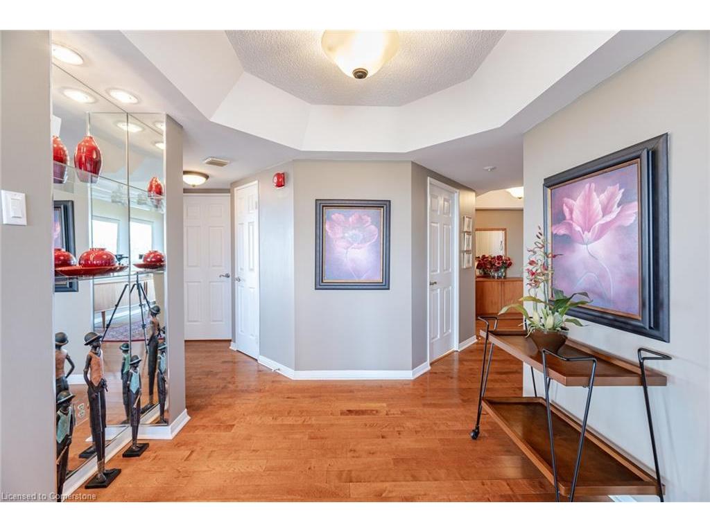 









1700


The Collegeway

, 710,
Mississauga,




ON
L5L 4M2

