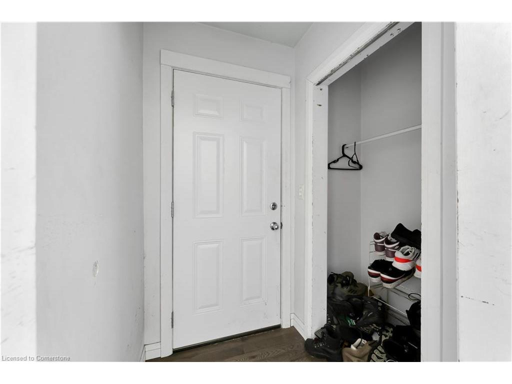 









282


Norman Rogers

Drive,
Kingston,




ON
K7M 2R6

