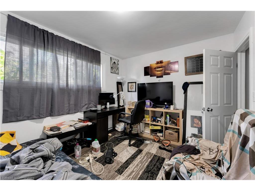









282


Norman Rogers

Drive,
Kingston,




ON
K7M 2R6

