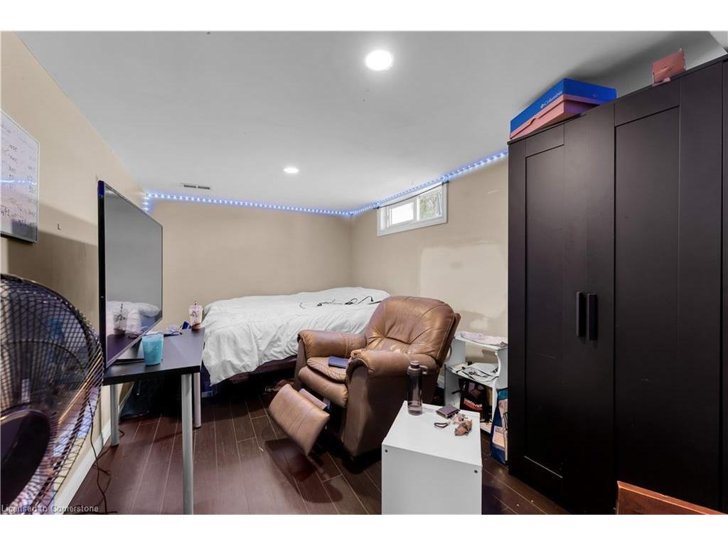 









282


Norman Rogers

Drive,
Kingston,




ON
K7M 2R6


