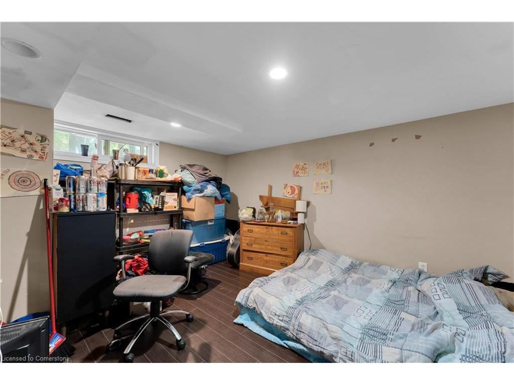 









282


Norman Rogers

Drive,
Kingston,




ON
K7M 2R6

