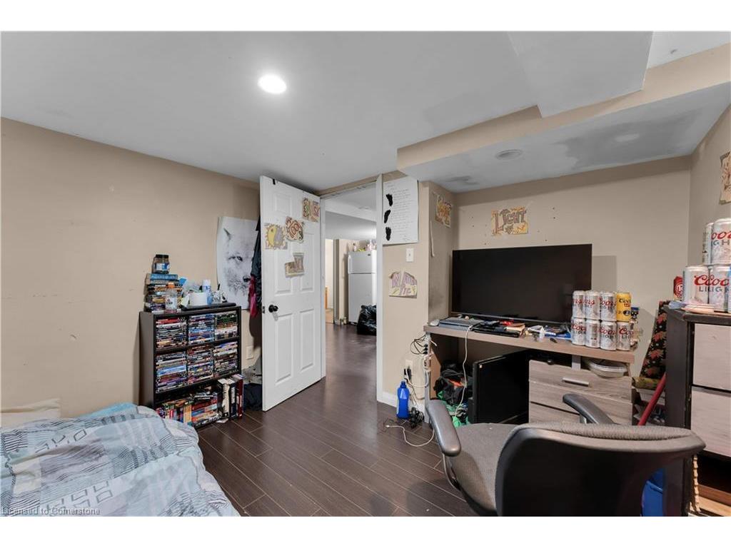 









282


Norman Rogers

Drive,
Kingston,




ON
K7M 2R6

