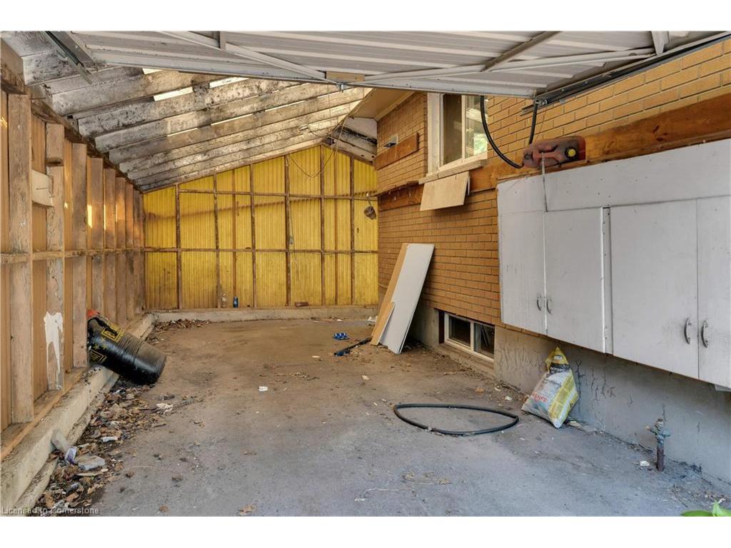 









282


Norman Rogers

Drive,
Kingston,




ON
K7M 2R6

