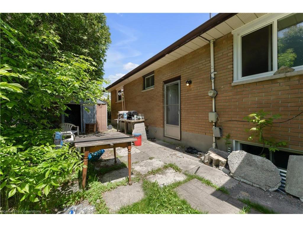 









282


Norman Rogers

Drive,
Kingston,




ON
K7M 2R6


