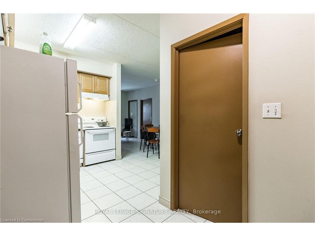 









253


Lester

Street, 101,
Waterloo,




ON
N2L 3W6


