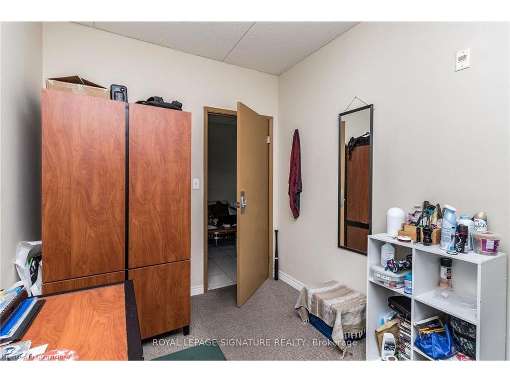 









253


Lester

Street, 101,
Waterloo,




ON
N2L 3W6

