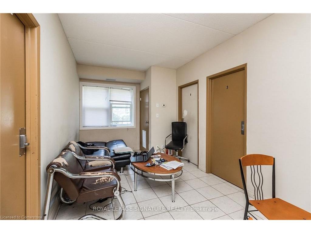 









253


Lester

Street, 101,
Waterloo,




ON
N2L 3W6

