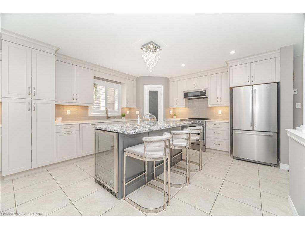 









169


East 8th

Street,
Hamilton,




ON
L9A 4Y7

