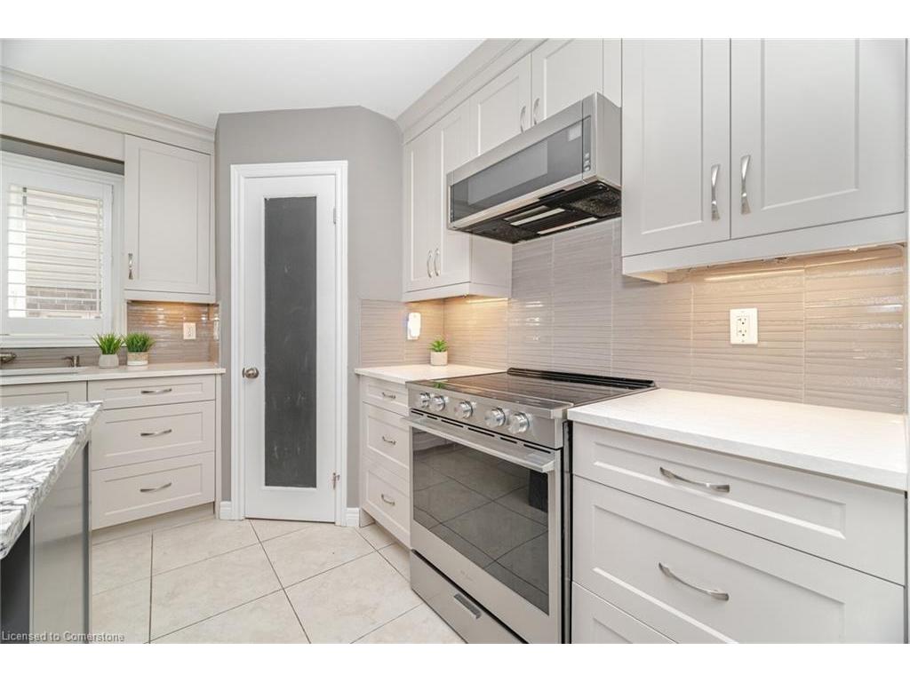 









169


East 8th

Street,
Hamilton,




ON
L9A 4Y7

