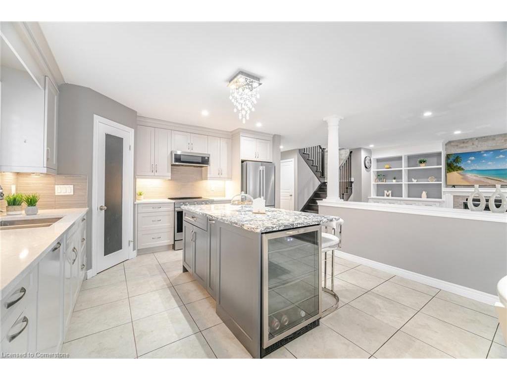 









169


East 8th

Street,
Hamilton,




ON
L9A 4Y7

