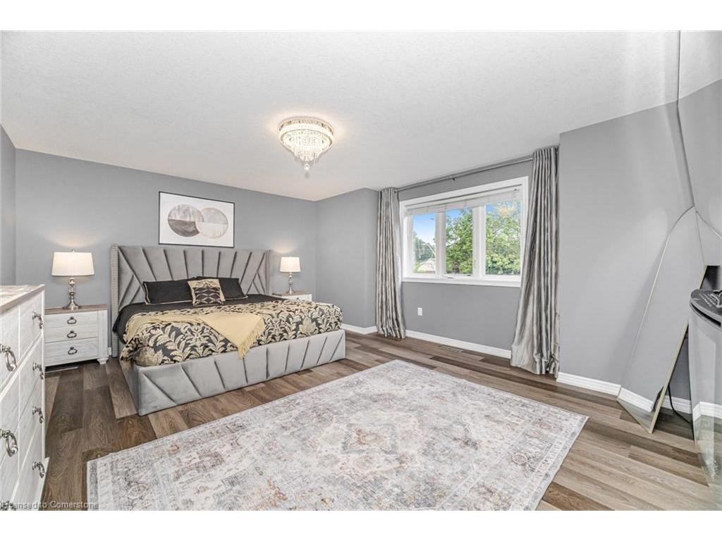 









169


East 8th

Street,
Hamilton,




ON
L9A 4Y7

