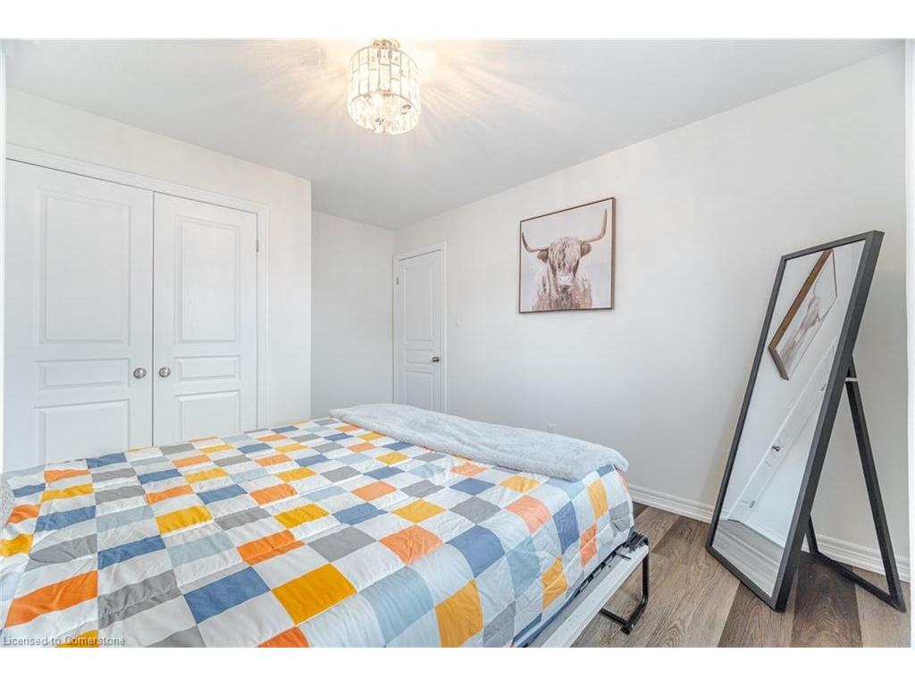 









169


East 8th

Street,
Hamilton,




ON
L9A 4Y7


