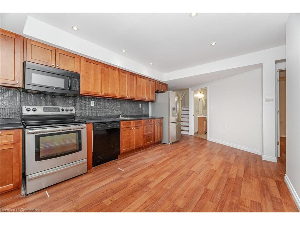 









169


East 8th

Street,
Hamilton,




ON
L9A 4Y7


