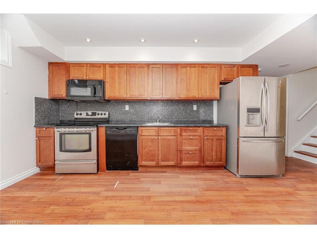 









169


East 8th

Street,
Hamilton,




ON
L9A 4Y7

