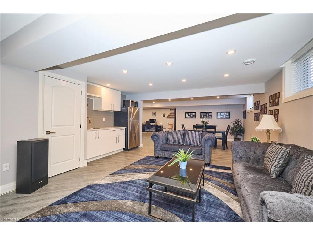 









54


Postma

Drive,
Dunnville,




ON
N1A 1B2

