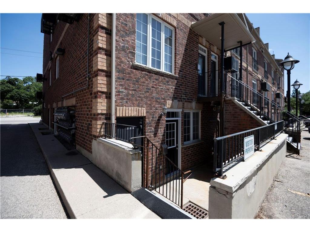 









555


King

Street East, 109,
Kitchener,




ON
N2G 2L9

