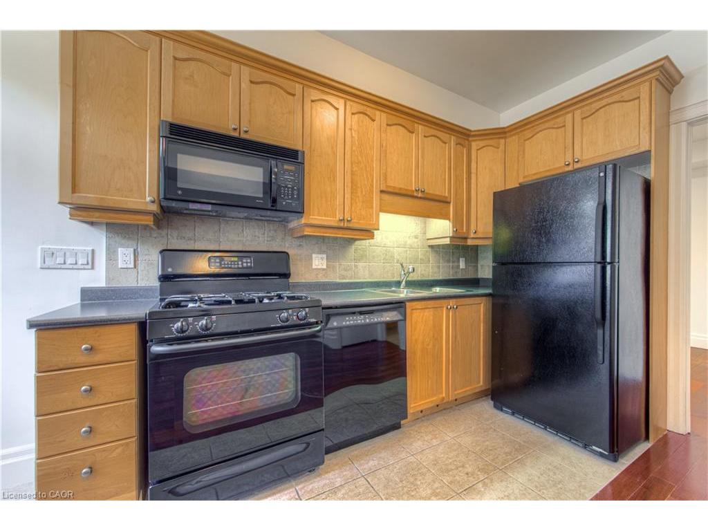 









555


King

Street East, 109,
Kitchener,




ON
N2G 2L9

