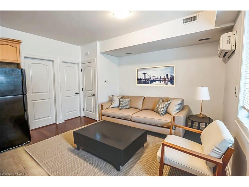









555


King

Street East, 109,
Kitchener,




ON
N2G 2L9

