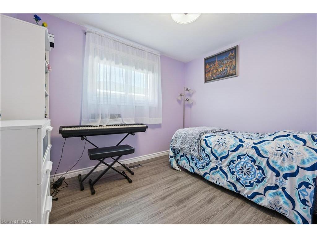 









263


The Country

Way,
Kitchener,




ON
N2E 2V6

