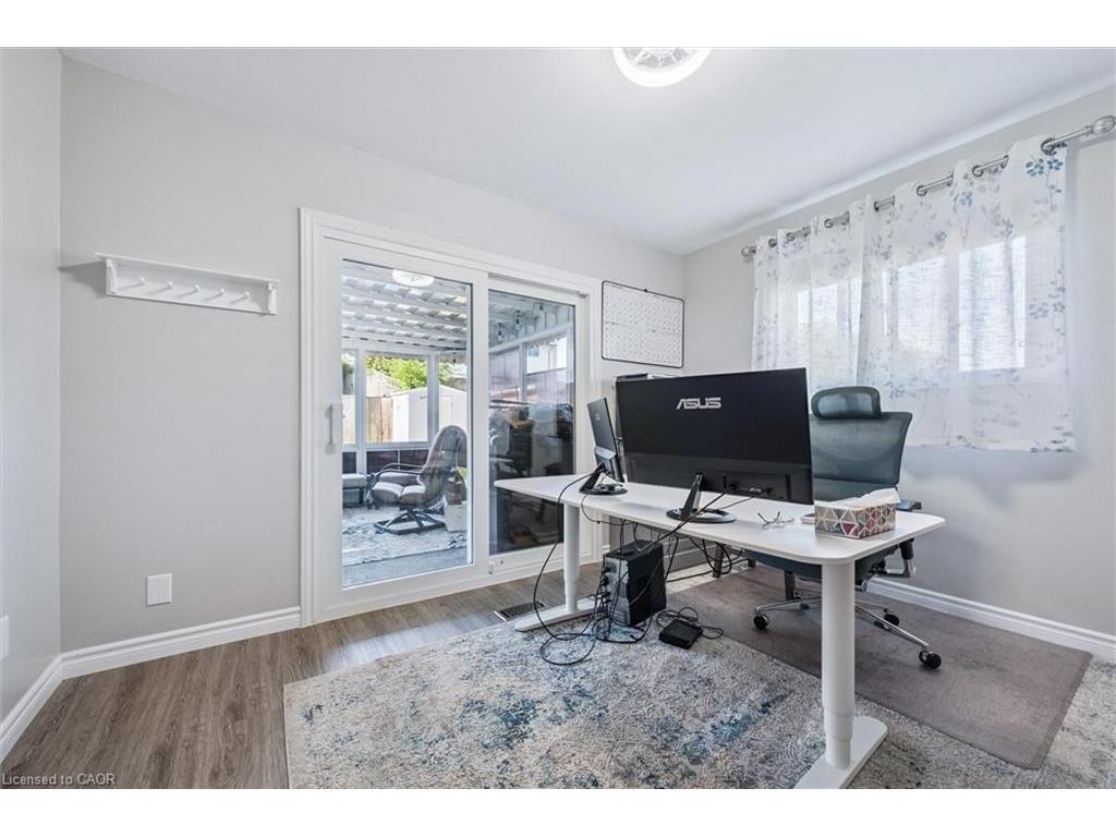 









263


The Country

Way,
Kitchener,




ON
N2E 2V6

