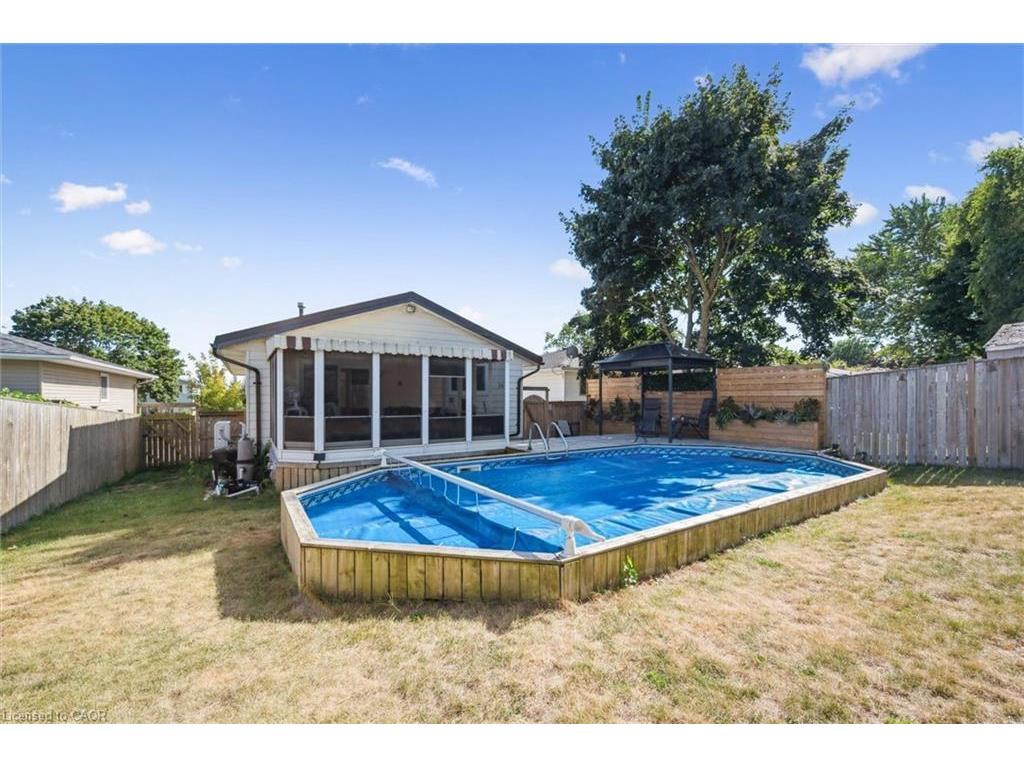 









263


The Country

Way,
Kitchener,




ON
N2E 2V6

