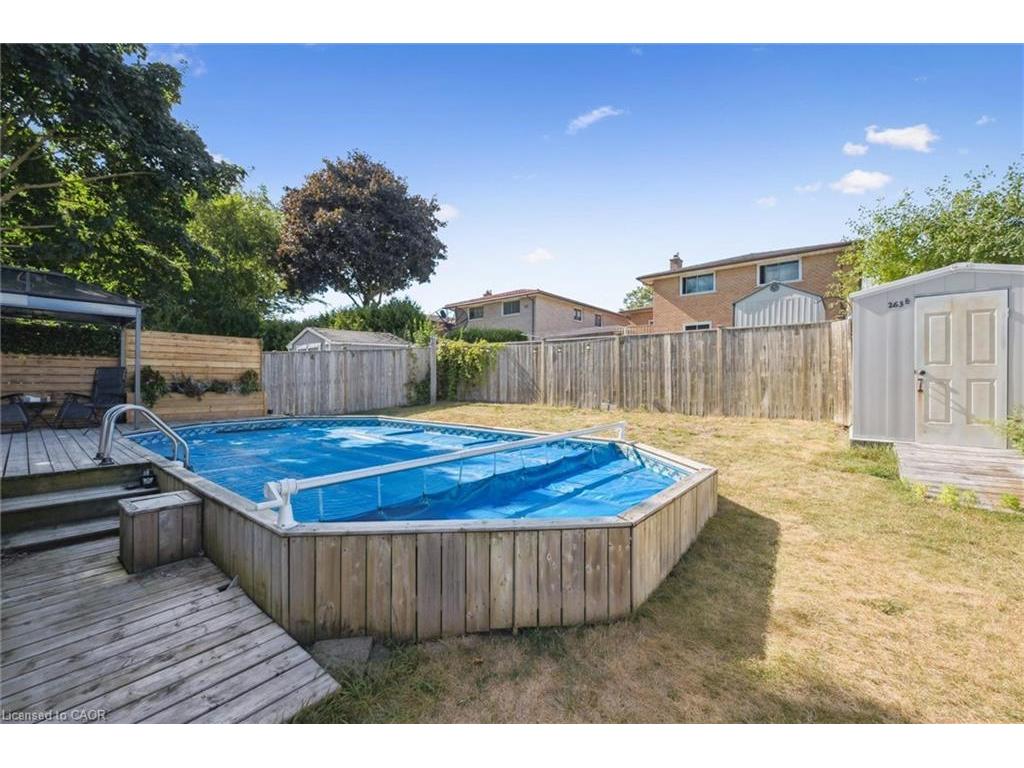 









263


The Country

Way,
Kitchener,




ON
N2E 2V6

