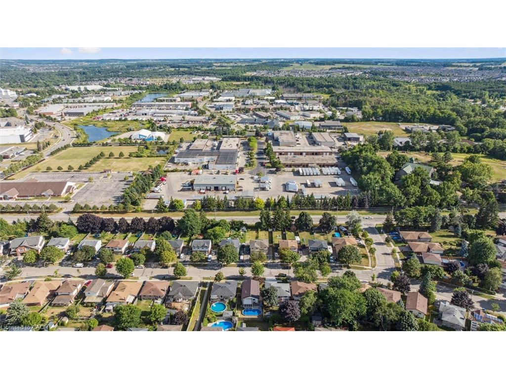 









263


The Country

Way,
Kitchener,




ON
N2E 2V6

