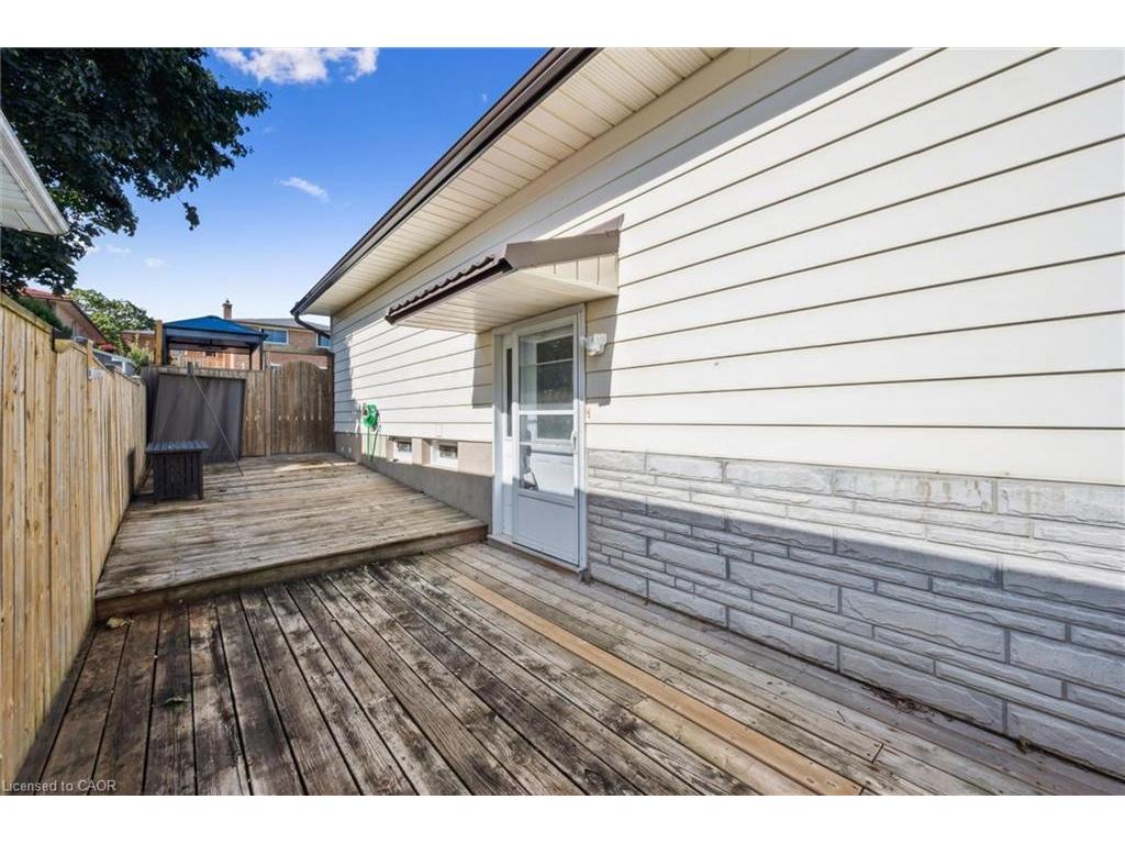 









263


The Country

Way,
Kitchener,




ON
N2E 2V6

