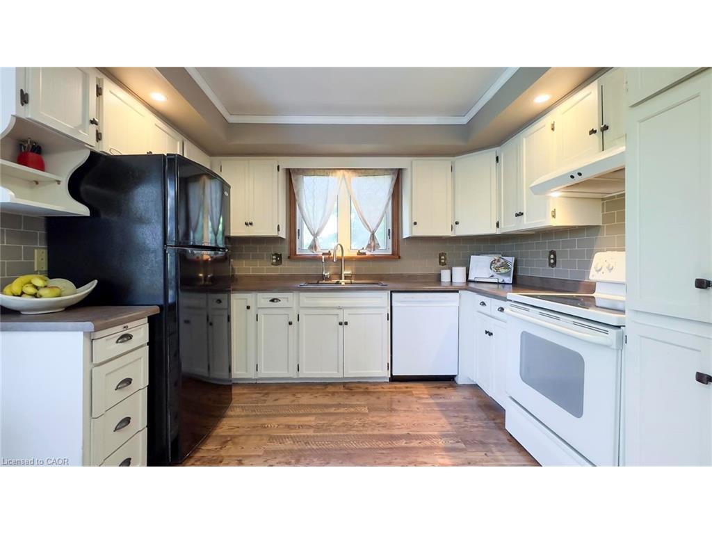 









1061


Henry

Street,
Wellesley,




ON
N0B 2T0

