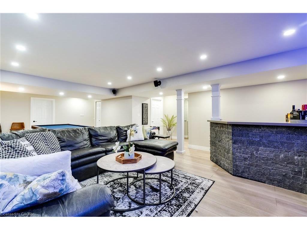 









274


Springvalley

Crescent,
Hamilton,




ON
L9C 0B4

