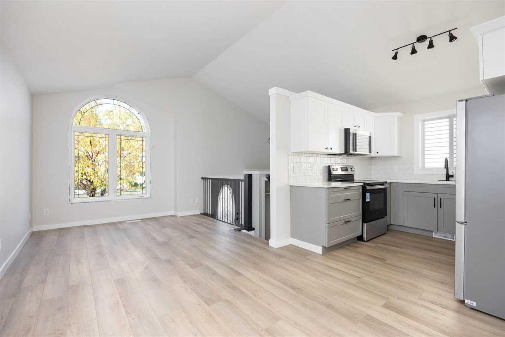 









129


Diefenbaker

Drive,
Fort McMurray,




AB
T9K 2J6

