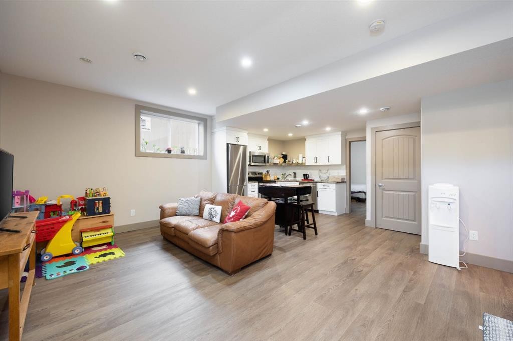 









457


Walnut

Crescent,
Fort McMurray,




AB
T9K 0W3

