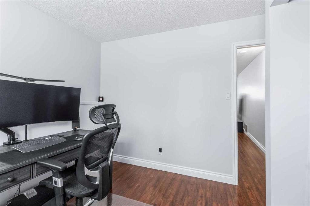 









373


Ross Haven

Drive,
Fort McMurray,




AB
T9H 3P2

