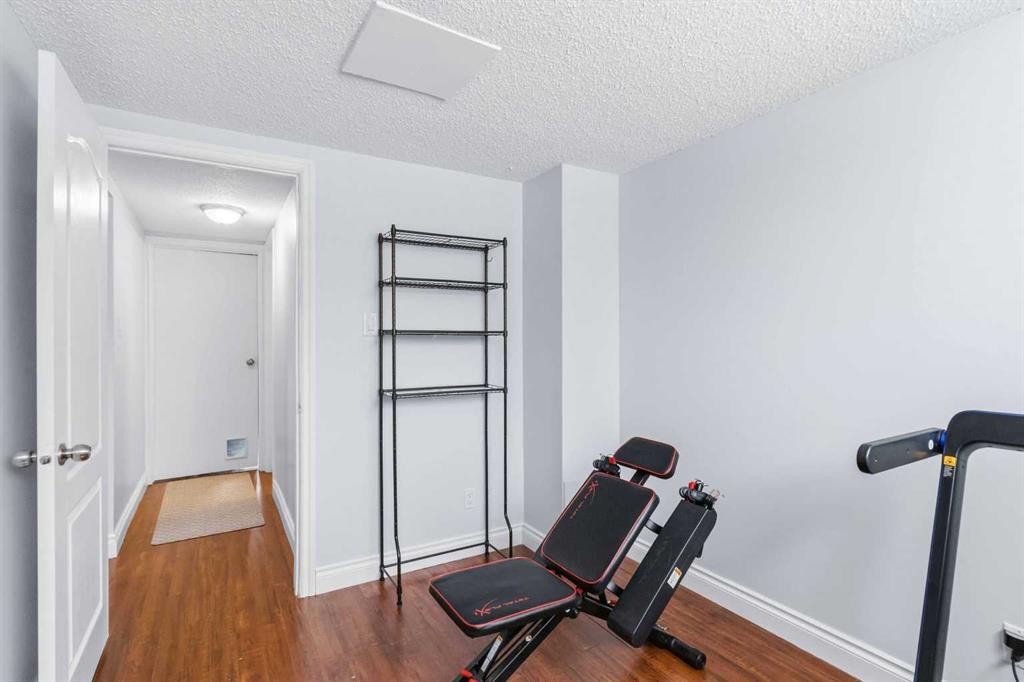 









373


Ross Haven

Drive,
Fort McMurray,




AB
T9H 3P2

