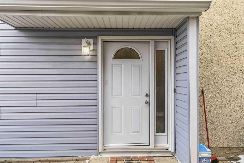 









373


Ross Haven

Drive,
Fort McMurray,




AB
T9H 3P2

