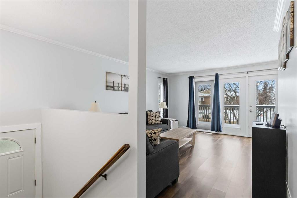 









373


Ross Haven

Drive,
Fort McMurray,




AB
T9H 3P2

