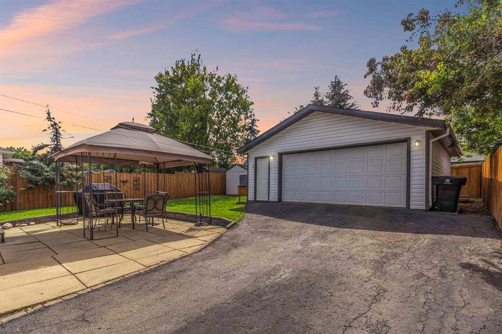 









129


Ermine

Crescent,
Fort McMurray,




AB
T9H 4M7

