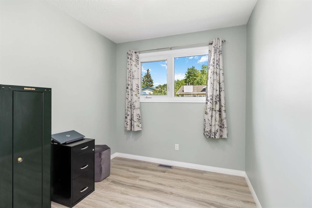 









129


Ermine

Crescent,
Fort McMurray,




AB
T9H 4M7

