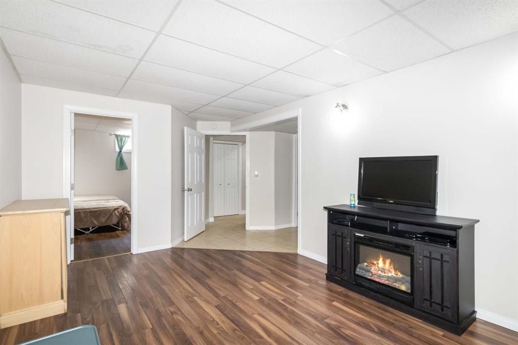 









129


Ermine

Crescent,
Fort McMurray,




AB
T9H 4M7

