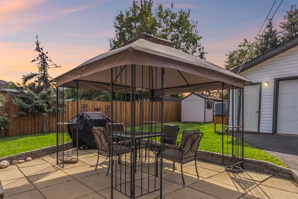 









129


Ermine

Crescent,
Fort McMurray,




AB
T9H 4M7

