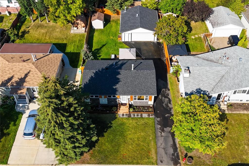 









129


Ermine

Crescent,
Fort McMurray,




AB
T9H 4M7

